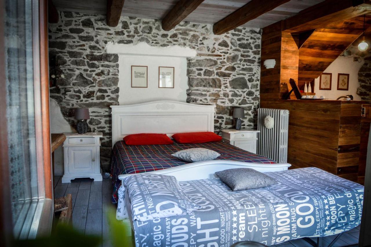 Chalet In Pietra E Legno Con Caminetto Inverso Pinasca Exterior photo
