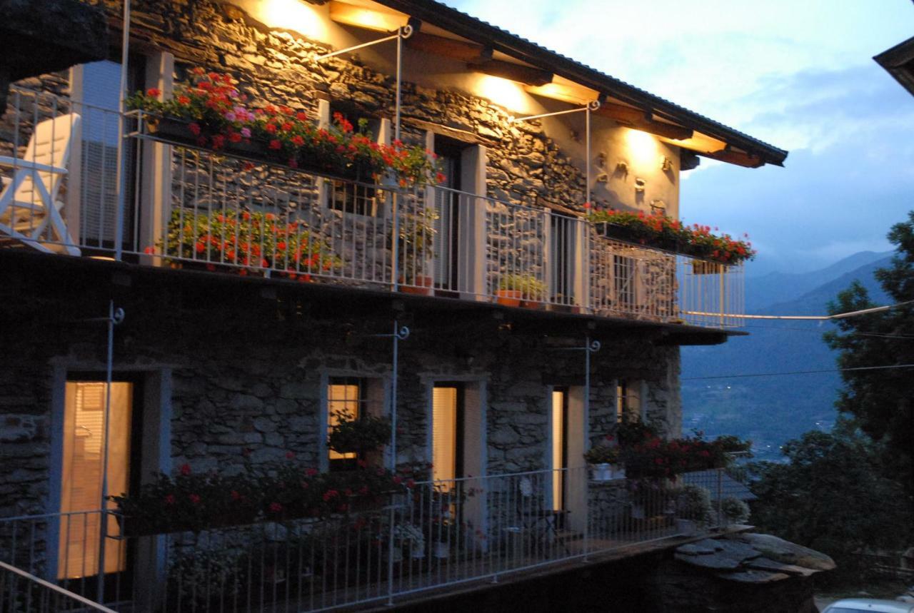 Chalet In Pietra E Legno Con Caminetto Inverso Pinasca Exterior photo
